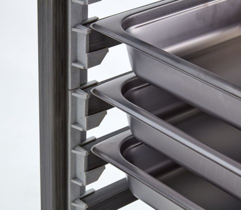 Wózek Camshelving do transportu pojemników, 18 × GN 1/1, Cambro, 730x438x(H)171mm