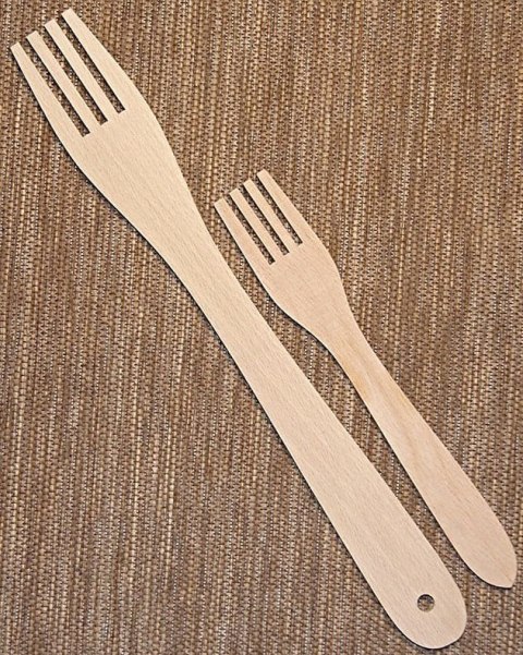 Widelec drewniany 4 Zębny Mały 18 Cm Widelec drewniany 4 Zębny Mały 18 Cm
