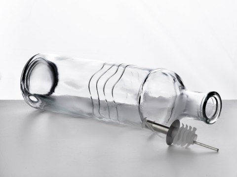 BASIC KITCHEN Butelka na oliwę 500ml BASIC KITCHEN Butelka na oliwę 500ml